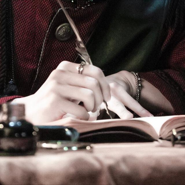 娱乐圈男明星最美的几双手,快来看看有没有你们的爱豆