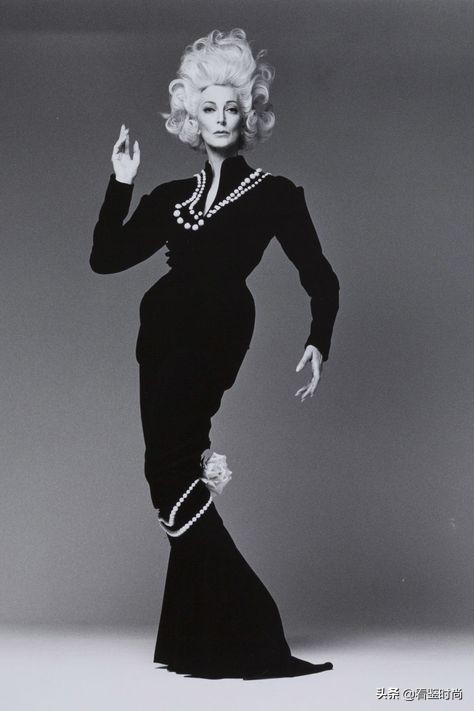 什么！她今年89岁？依然活跃的超模界的常青树卡门（Carmen）