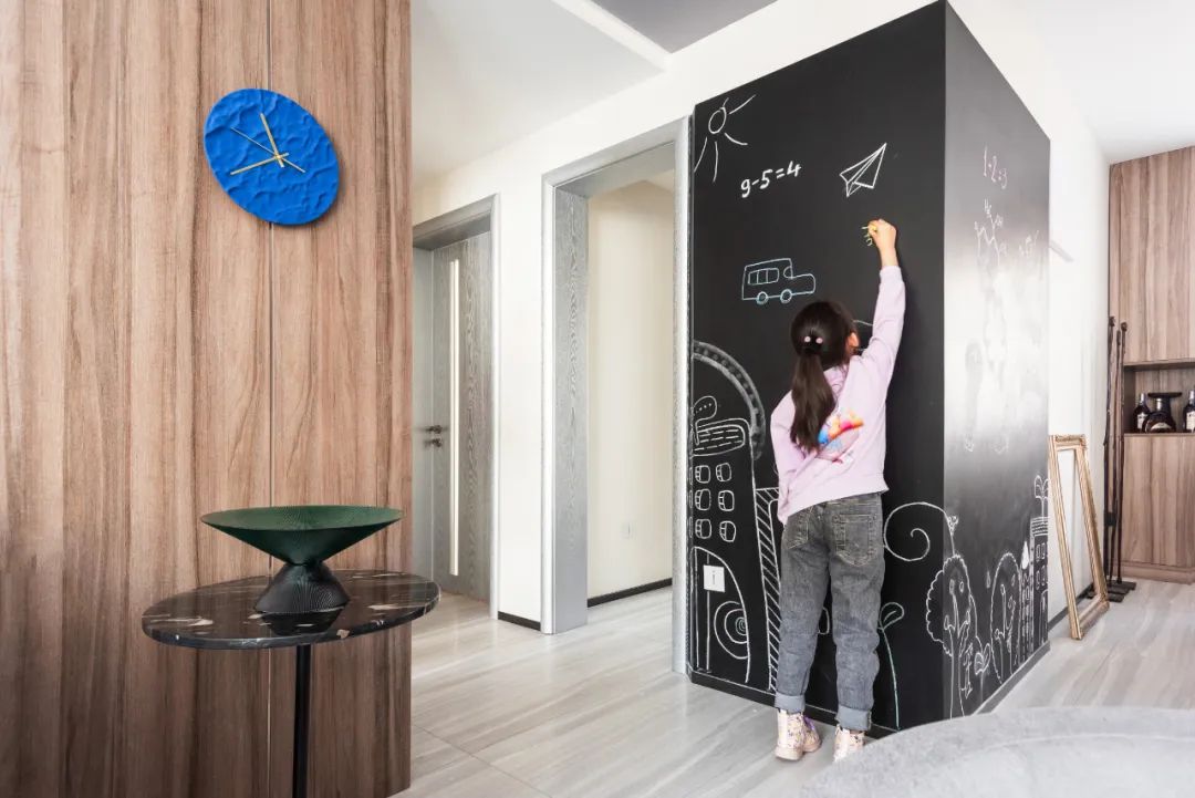 175平米轻奢风格装修,小户型黑白灰原木色极简风格