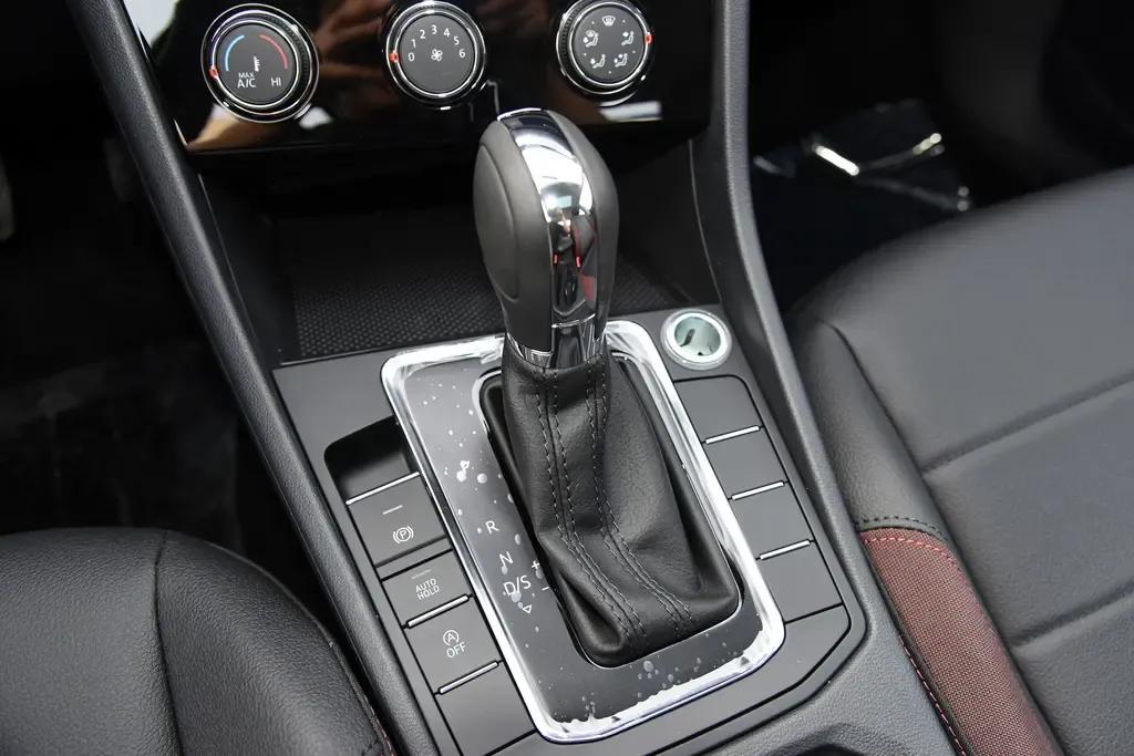 2023一汽大众宝来有几款配置,一汽大众2021宝来1.4t试驾