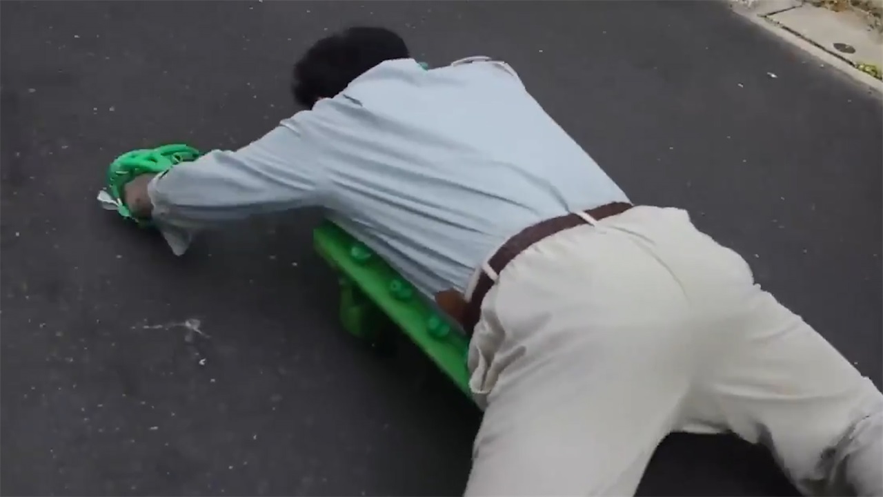 最奇葩的游泳神器,日本发明游泳神器