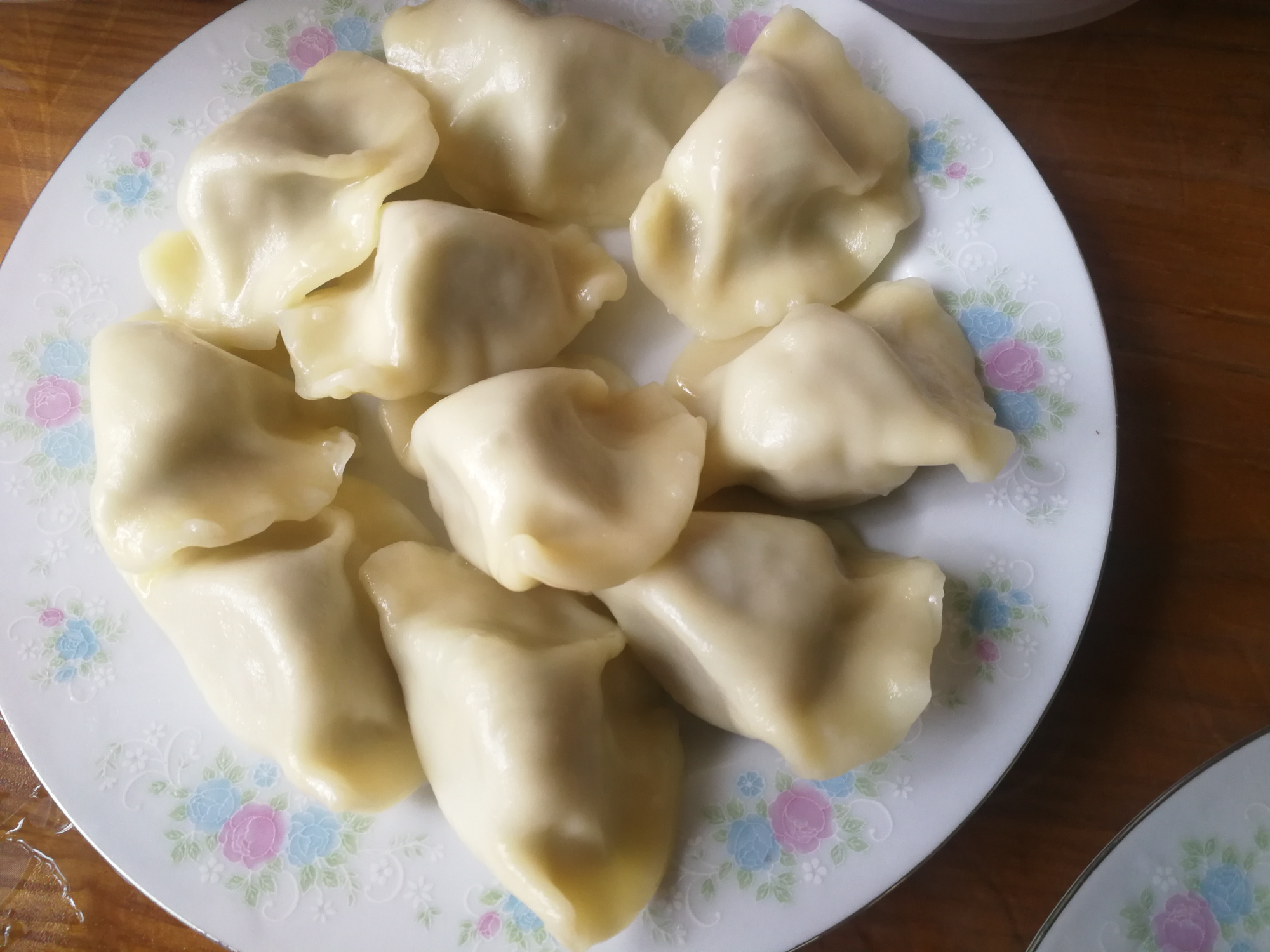 速冻水饺发白，久煮不熟咋办？避免3点，2种方法煮水饺，新鲜好吃