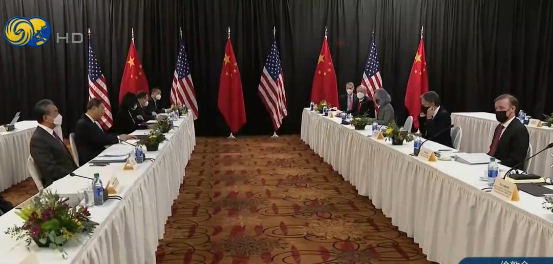 凤凰直击现场|中美高层第一场会谈超时,美无同传猛记笔记
