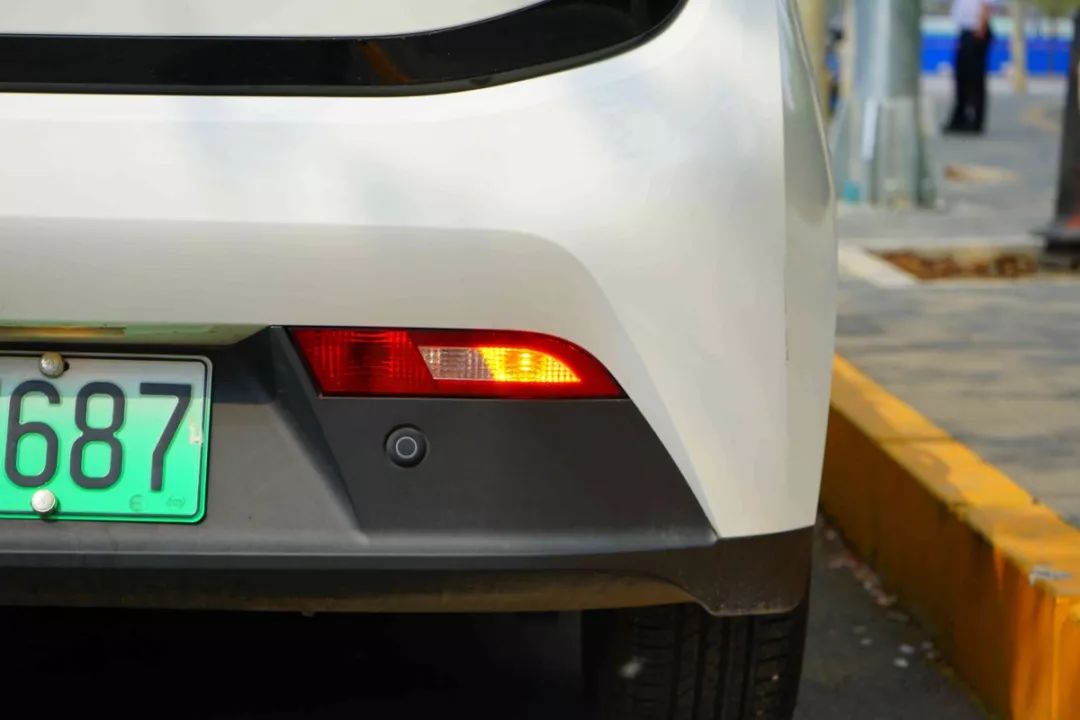 新特DEV1试驾体验：续航300落地7万，不靠补贴也能打？