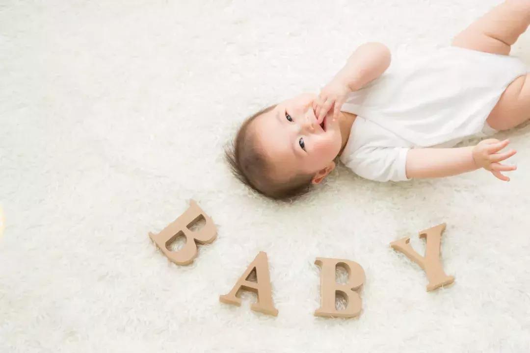 宝宝很粘人又能怎样,宝宝太黏人怎么办育儿视频