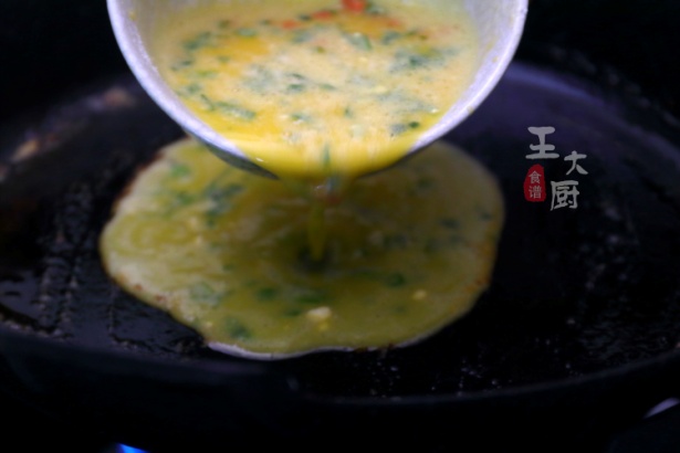 萝卜鸡蛋饼做法营养美味简单实惠,营养早餐鸡蛋饼简单易学非常好吃