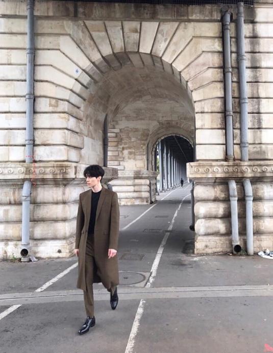 李栋旭新图,李栋旭最新造型