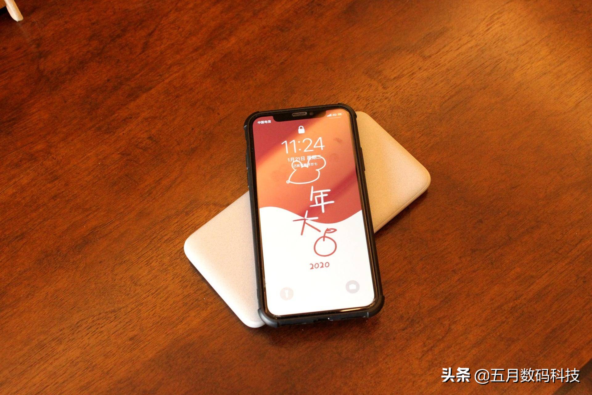 无线充电器适用苹果华为手机通用,无线充电宝适用于苹果华为