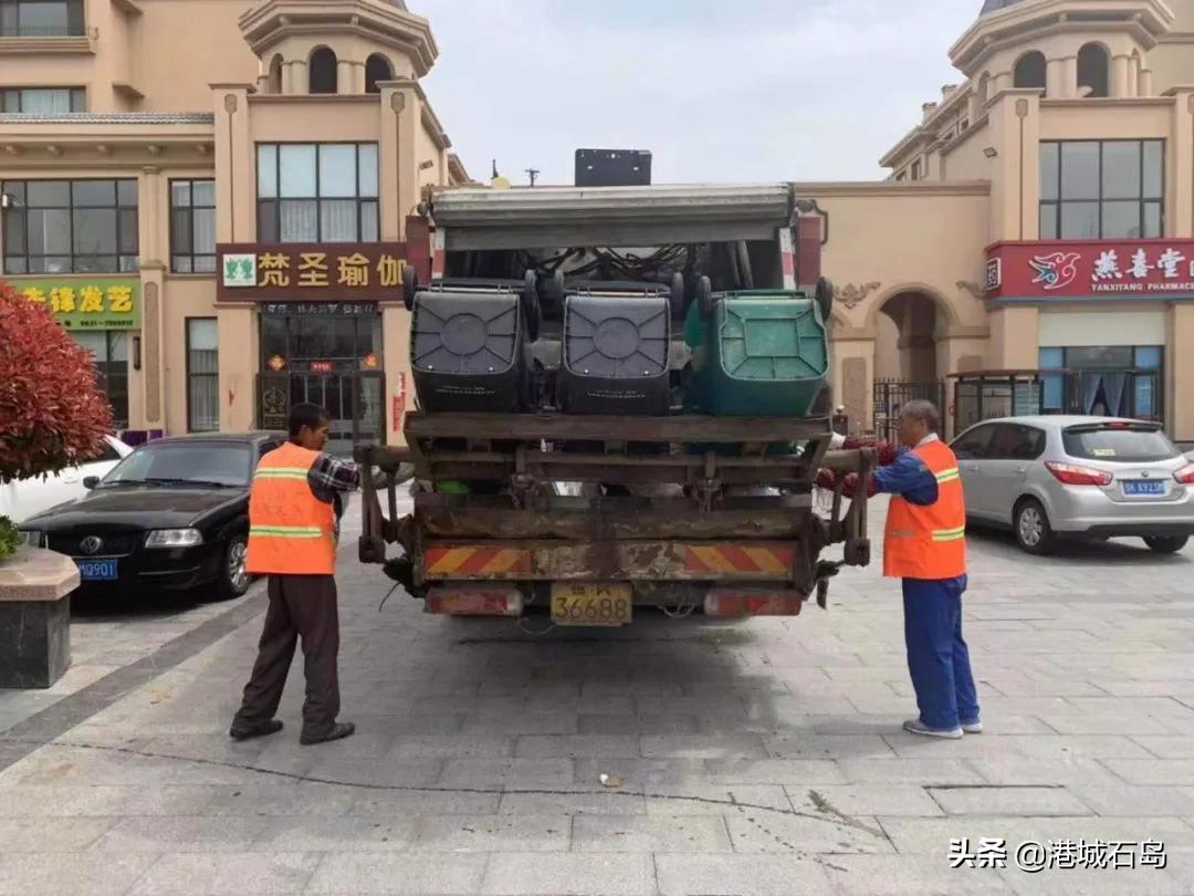 向坚守岗位的一线工人致敬,向坚守在户外的劳动者致敬