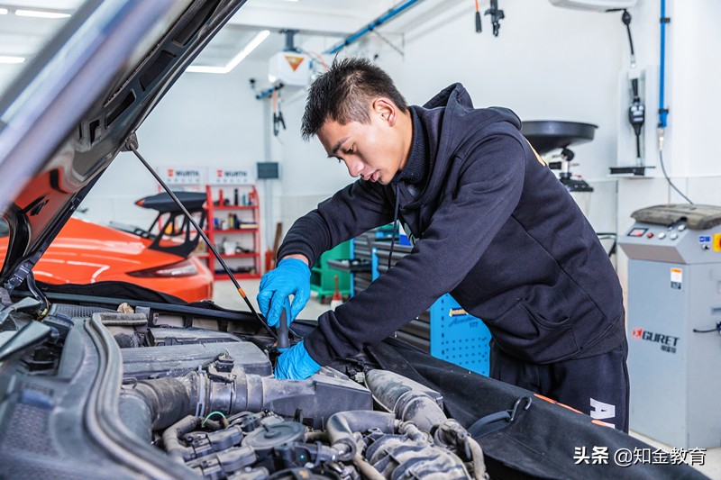 男生大专学什么专业最好有前途,男生大专就业前景最好的十大专业