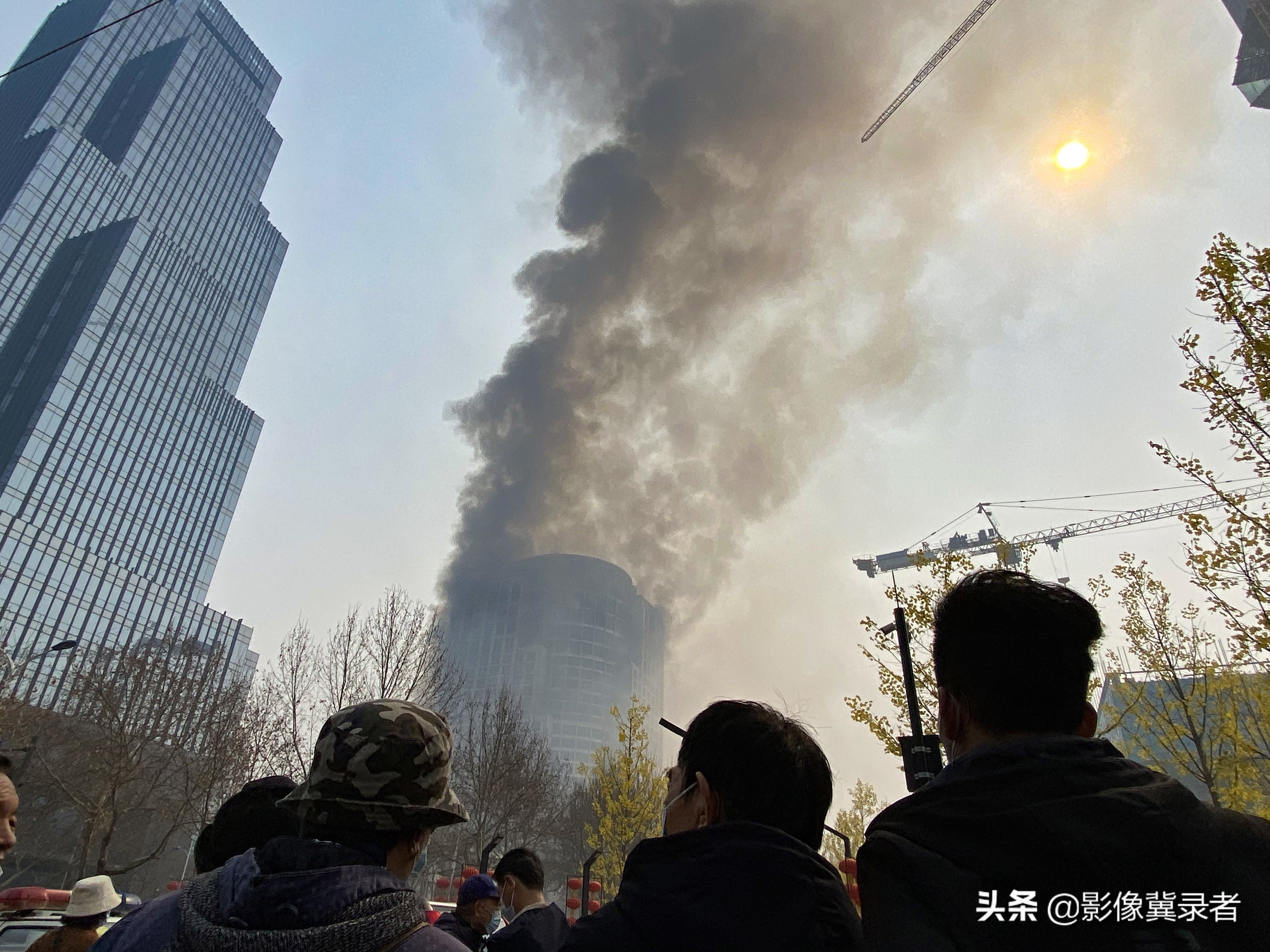 石家庄一栋楼突发火灾全过程,石家庄高楼失火最新消息