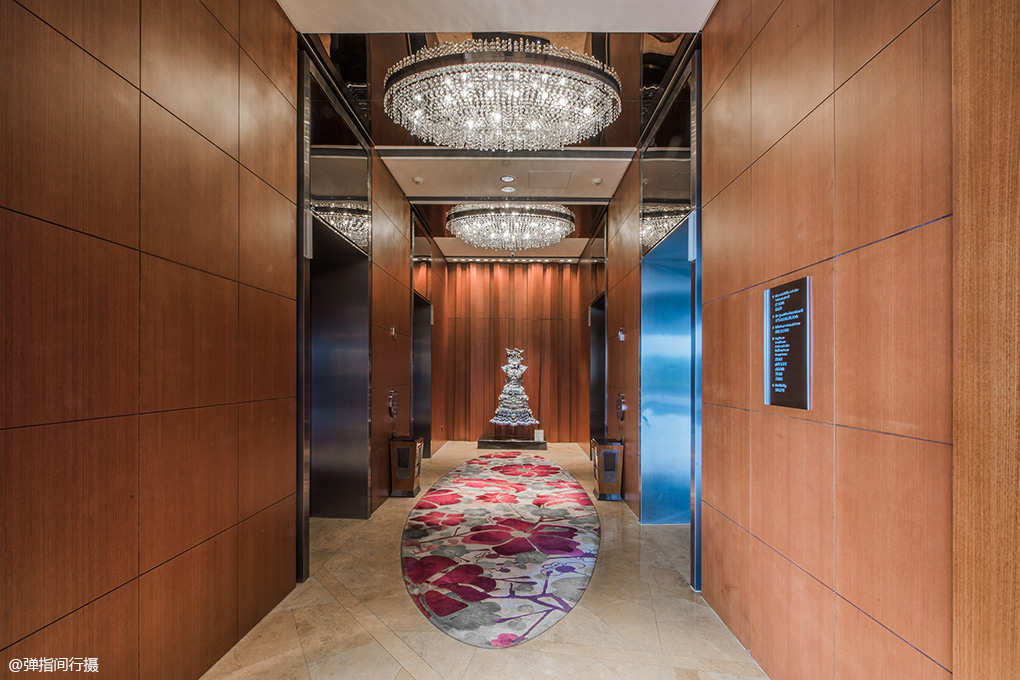 细品光彩琉璃中的东方韵味，澳门旅居的奢雅华贵尽汇于此