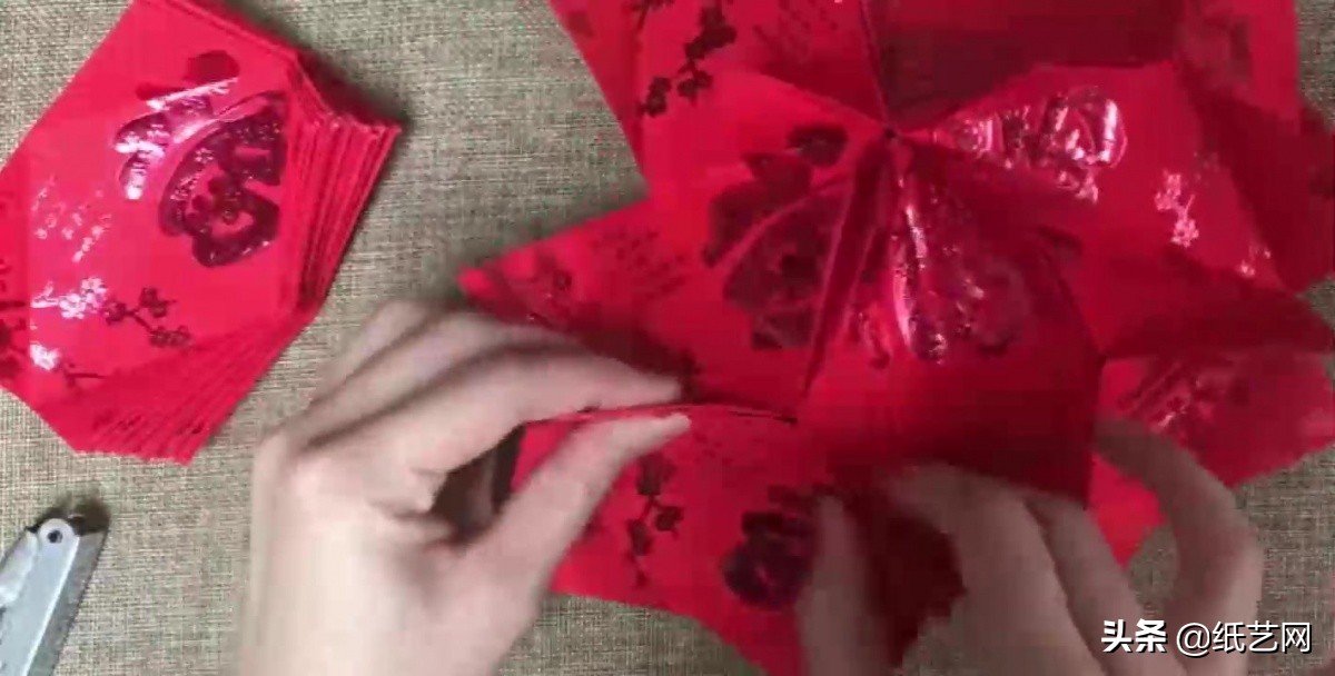 新年灯笼怎么做又简单又好玩,用红包做元宵节灯笼教程