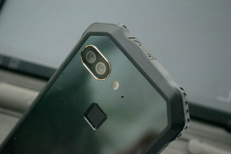 目前最强双摄手机,待机20天手机