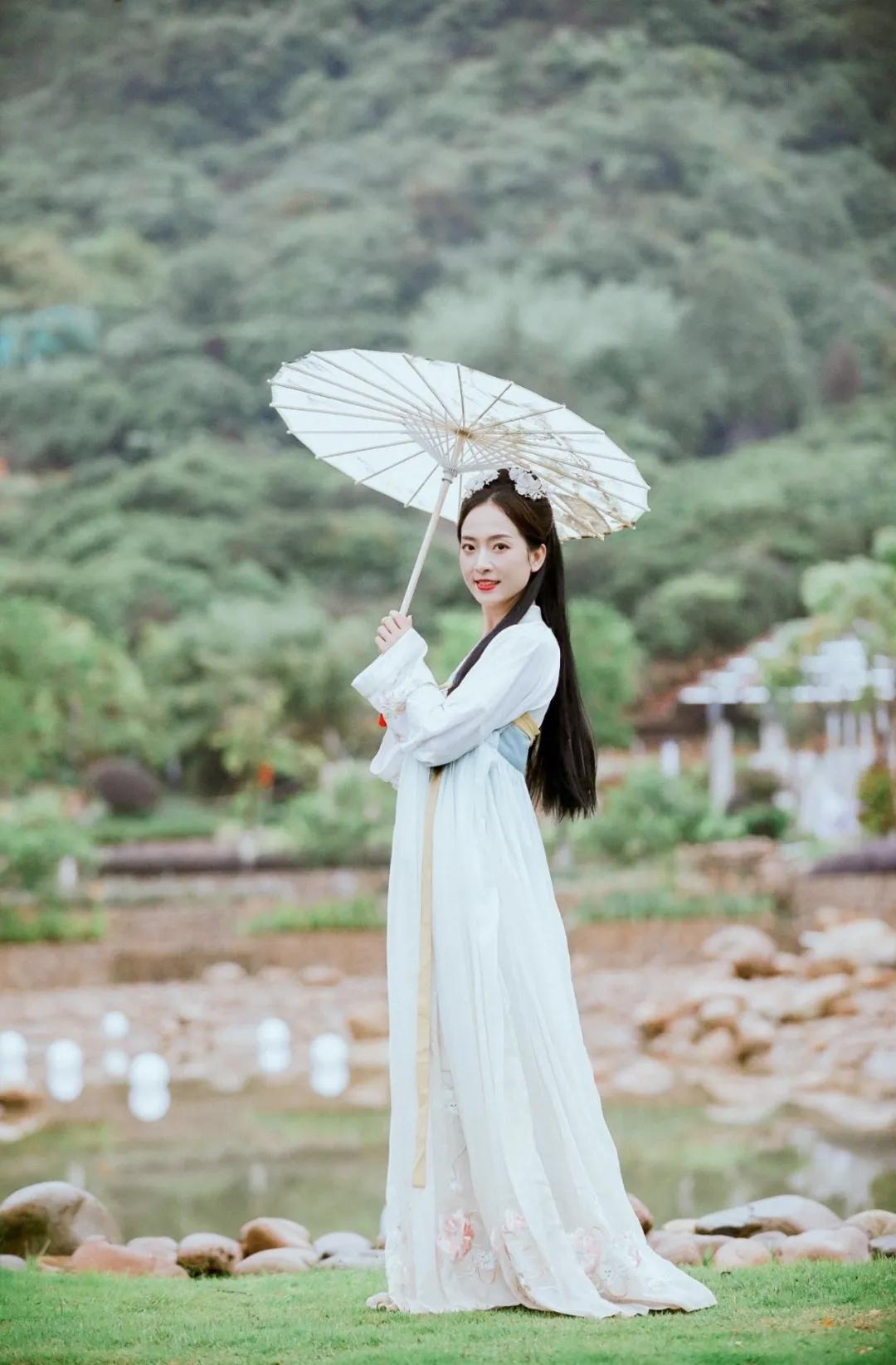 在大山深处幽静绝美的村落,深藏大山中的村落