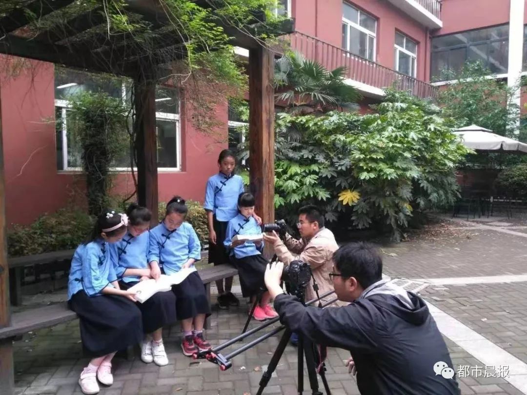 唐装、旗袍、英伦风,徐州各校的校服“秀”出新高度