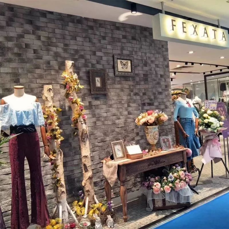 这家新开的服装店，要把法国时尚女装FEXATA斐格思带给你……