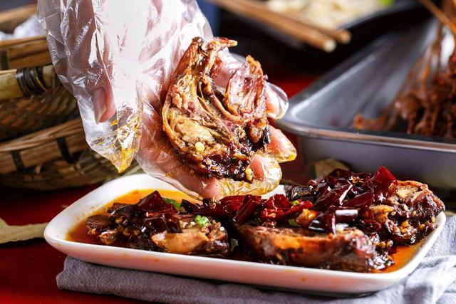 成都必吃的十道美食介绍,来成都一定要吃的10大美食小吃