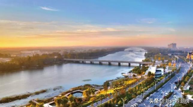 白云飞动蔚蓝天解析,白云飞动蔚蓝天出自哪首诗