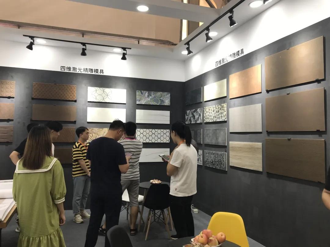 300×800mm瓷砖成高利润带货王，客户购买需要注意什么？