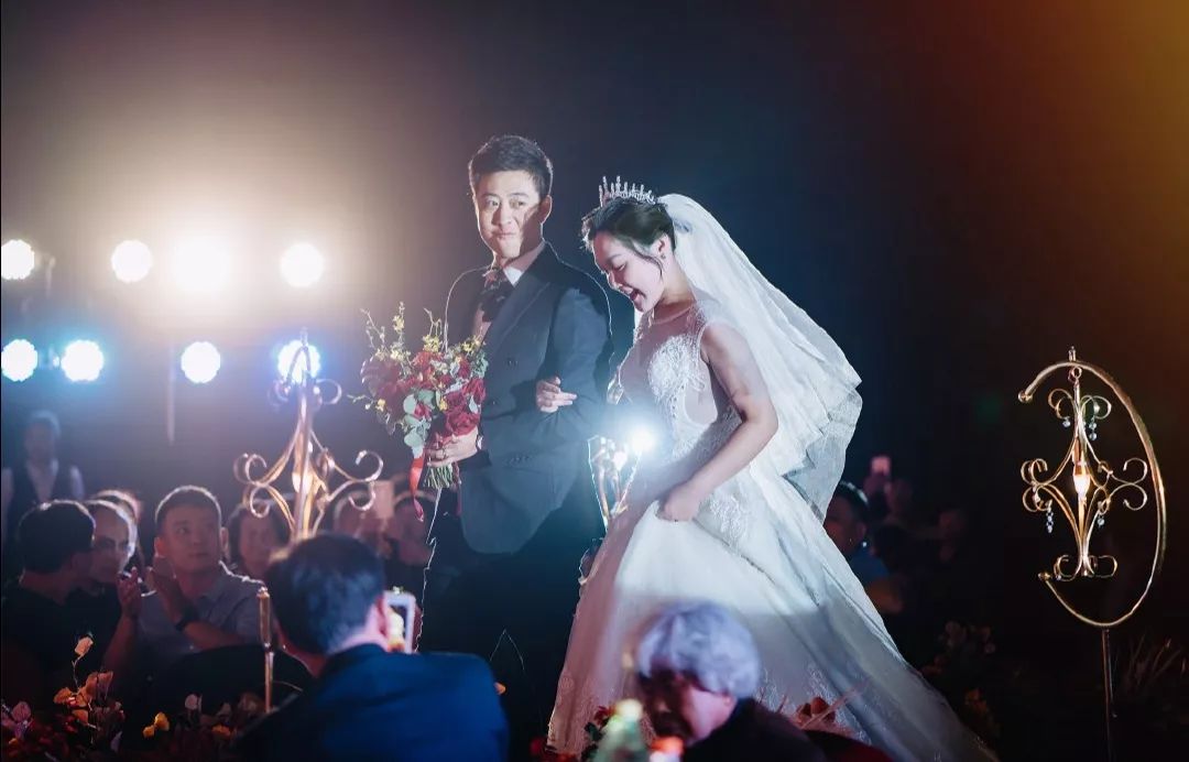 婚礼新郎新娘致辞你一句我一句,婚礼新郎致辞简短精辟高情商