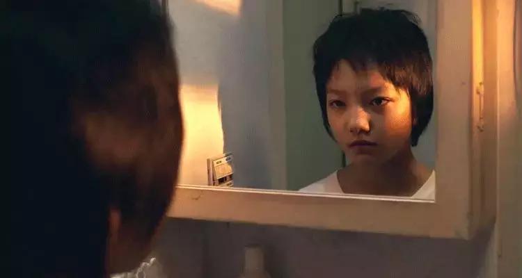 高铁上，父亲乱摸女儿：性盲比文盲更可怕