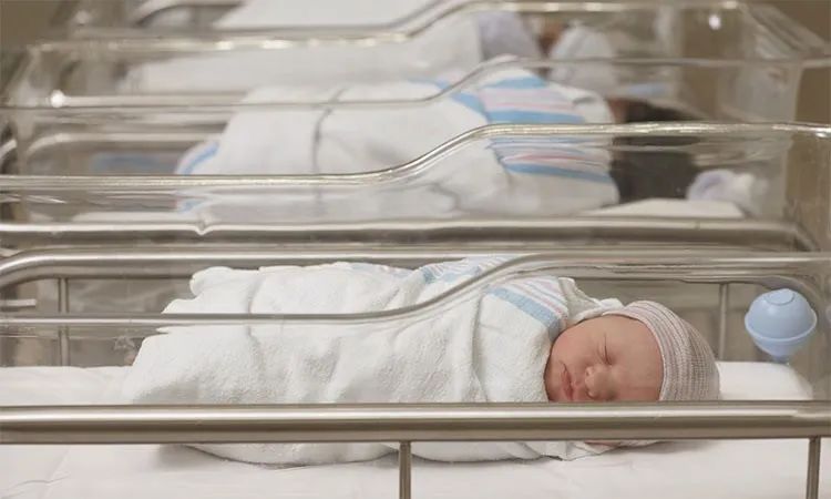 华科最新论文显示新冠病毒不会母婴传播,但不排除接触感染