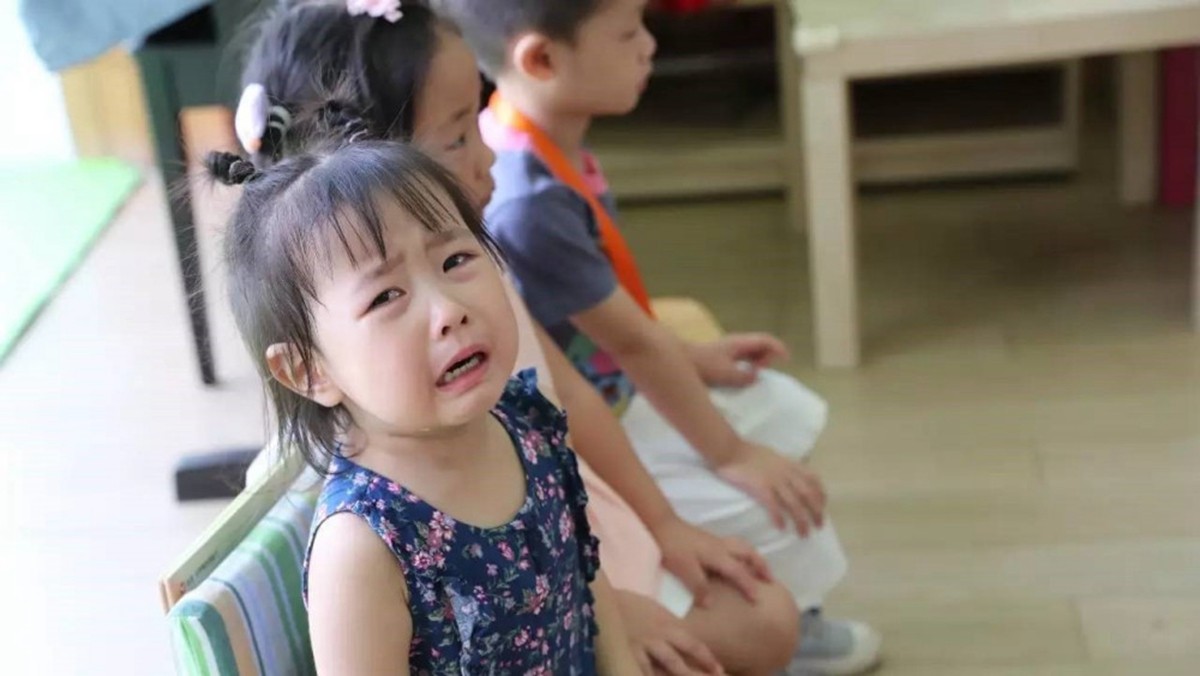 孩子在幼儿园里哭闹怎么办,幼儿园如何面对幼儿入学哭闹