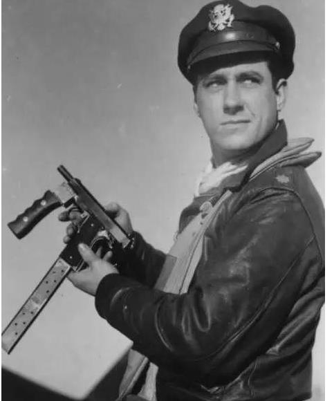 各国飞行员武器装备,飞行员保命枪