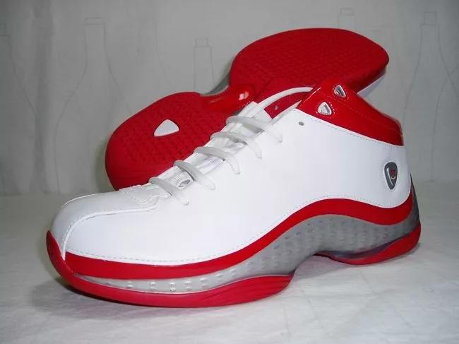 reebok老logo,reebok标志红蓝白