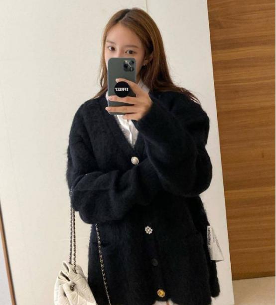 朴孝敏惊艳写真,朴孝敏穿黑白格子的衣服