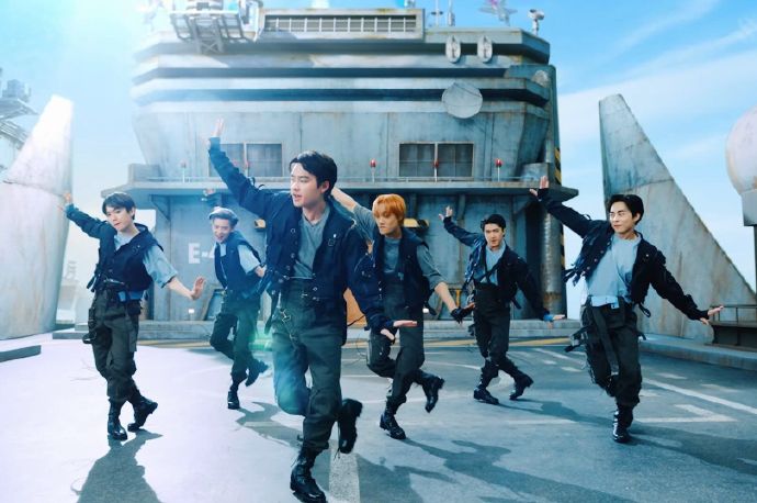 exo新专辑三个版本区别价格,exo新专辑里都有什么