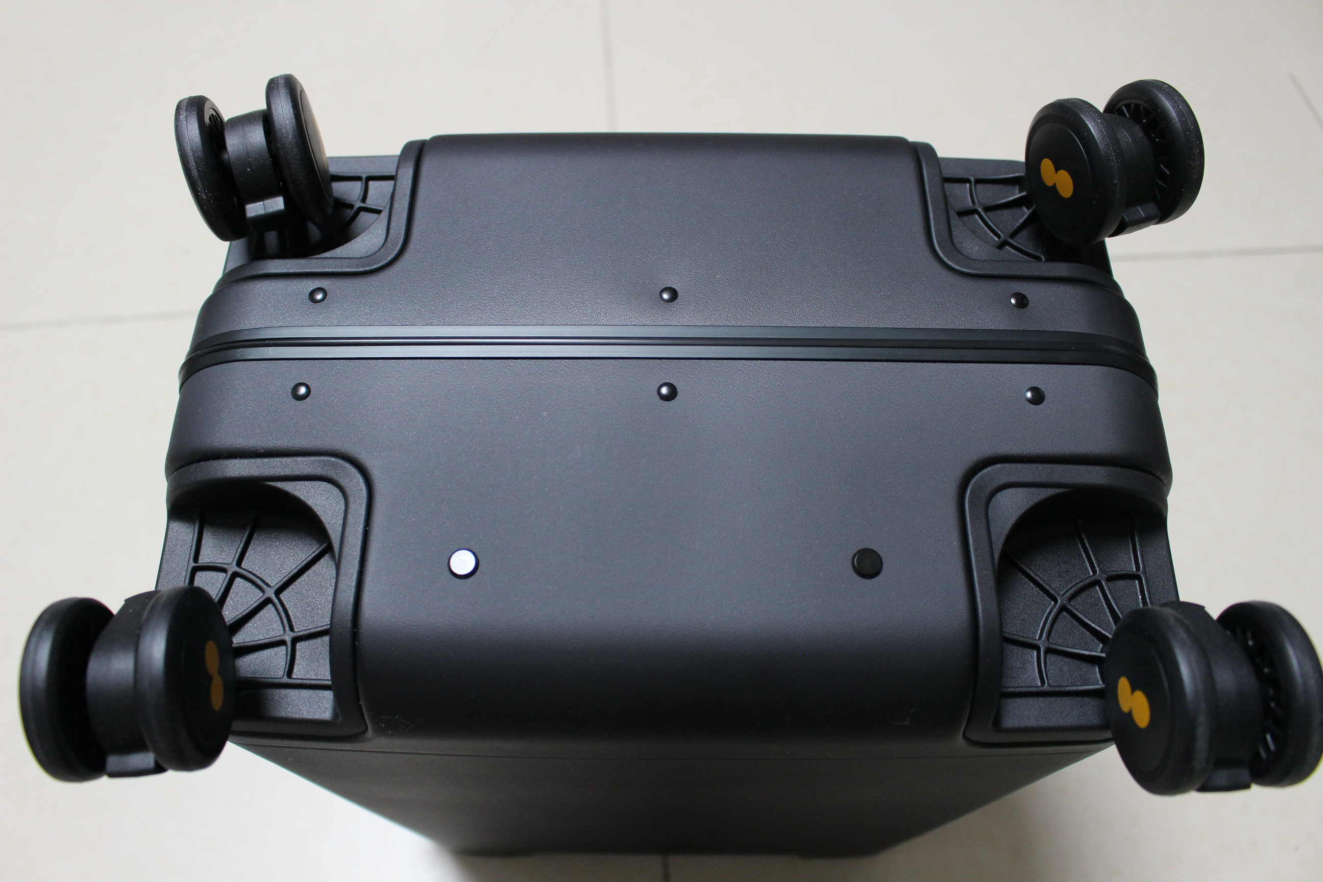 晒个锤子？LEVEL8旅行箱——男士商旅必备