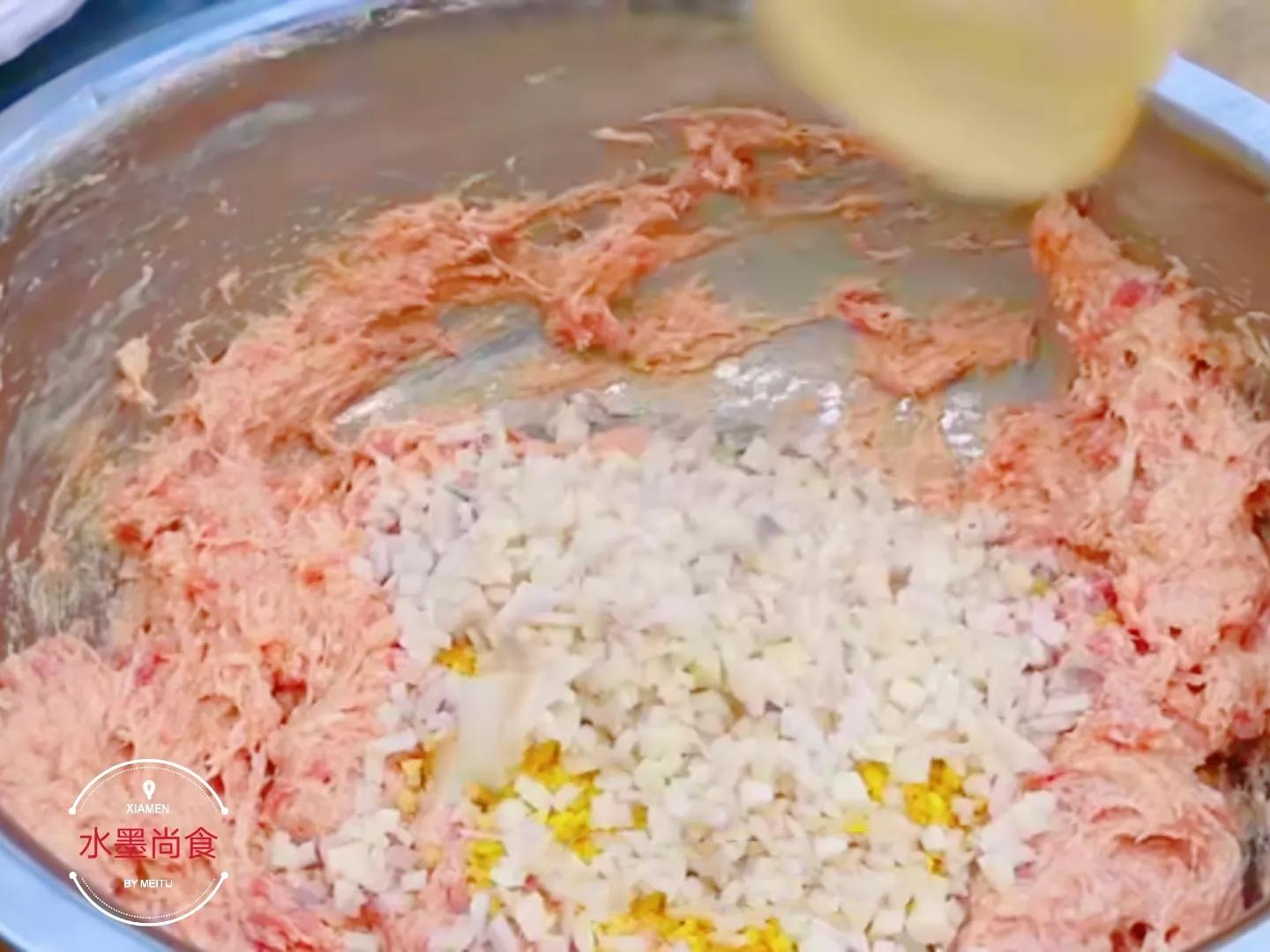 炸肉丸子加鸡蛋和面粉,炸肉丸子加淀粉还是面粉