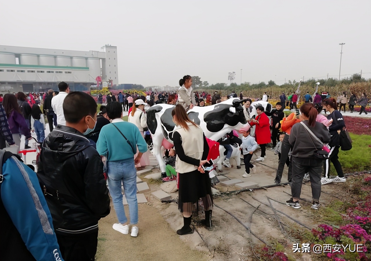 西安又一地标盛大开启，现场人山人海堪比春运