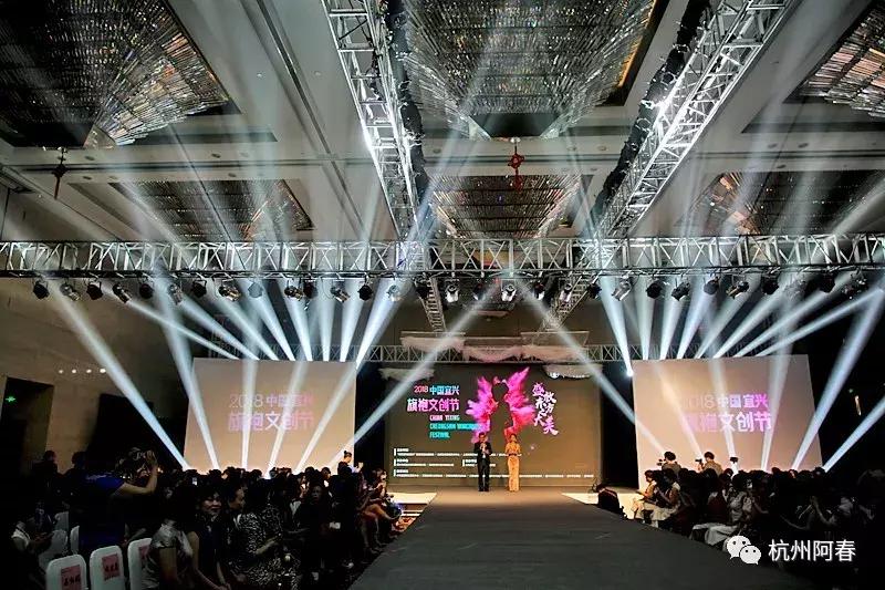 超百图再现2018年服装圈内那三十道靓丽风景……