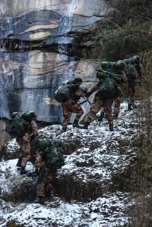 一级军士长提干营长,二级军士长提干后军衔