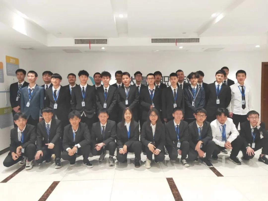 北大青鸟岳阳军训,岳阳北大青鸟小学