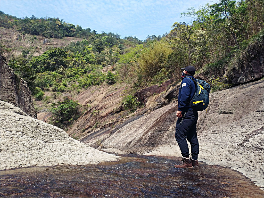 遨游仕l1登山鞋,bounce遨游仕t1b登山鞋户外测评