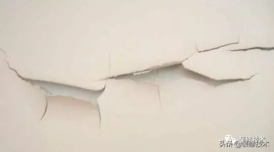 腻子起泡空鼓开裂,天花板腻子开裂空鼓什么原因