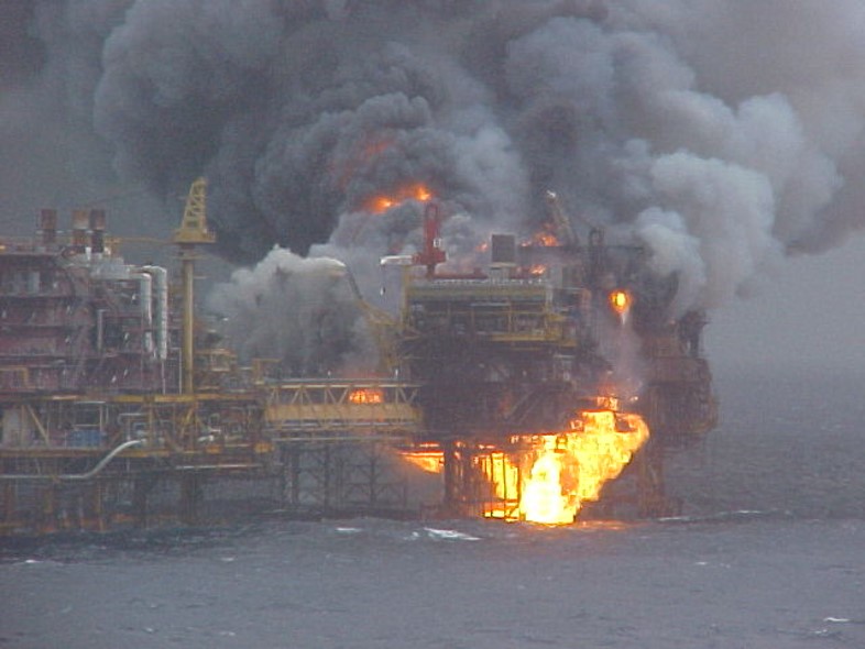 海工船装备,海工船与石油平台