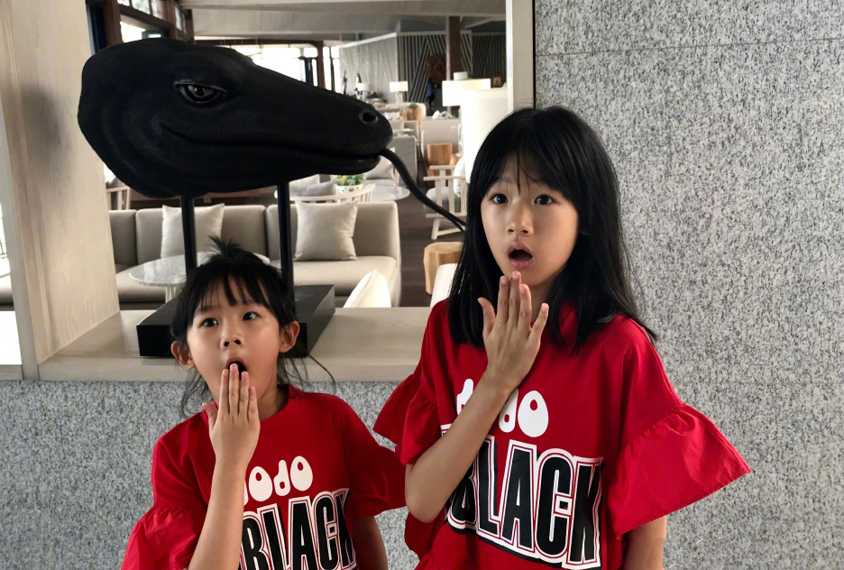 鲍蕾带两女儿出游,鲍蕾携俩女儿登大刊