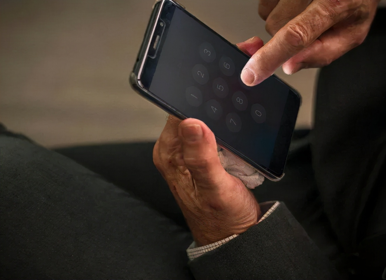 手机碎片化的危害,现在的你还在坚持阅读纸质书吗