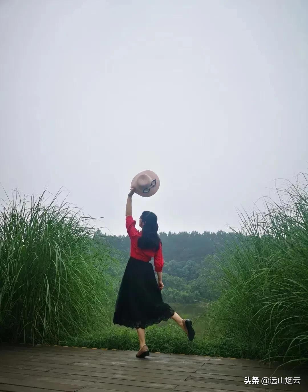 手拿自拍杆一杆在手不求人,自拍杆教程全过程