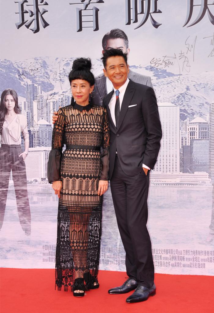 陈荟莲紫色长裙,陈荟莲浓妆走红毯