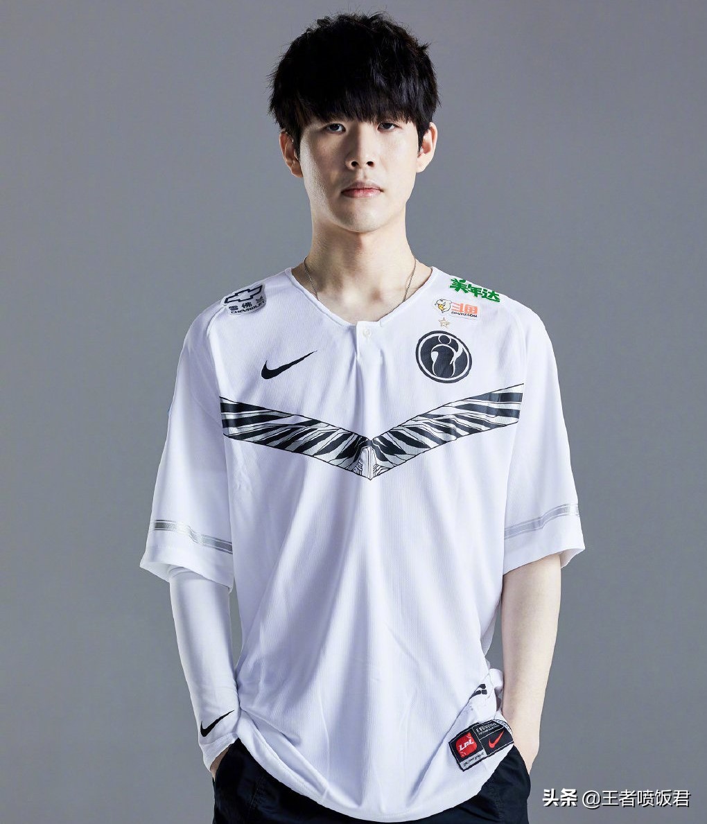 theshy将超级号打到青铜，定位规则引热议，粉丝：shy哥倒了？