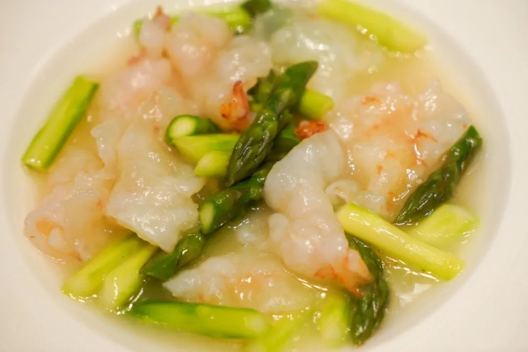 不到两千就能住天津丽思卡尔顿？还能随便吃？这样的羊毛不多了