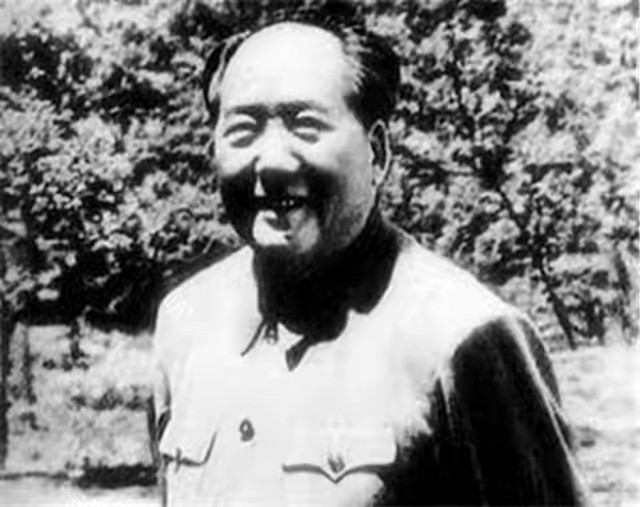 毛主席逝世对国际的影响：金日成亲自前往中国驻朝鲜大使馆吊唁