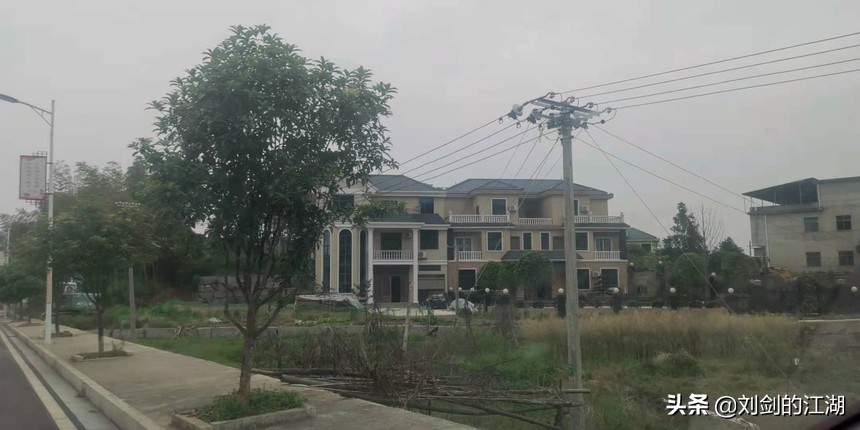 湖南高级别墅外观真实图,衡阳市乡村木制别墅图纸