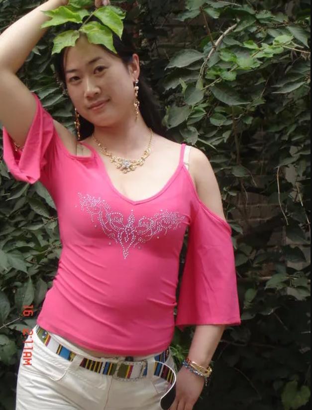 扭腰翘臀,未婚生子,曾经被骂没脑子的芙蓉姐姐,如今怎样了?